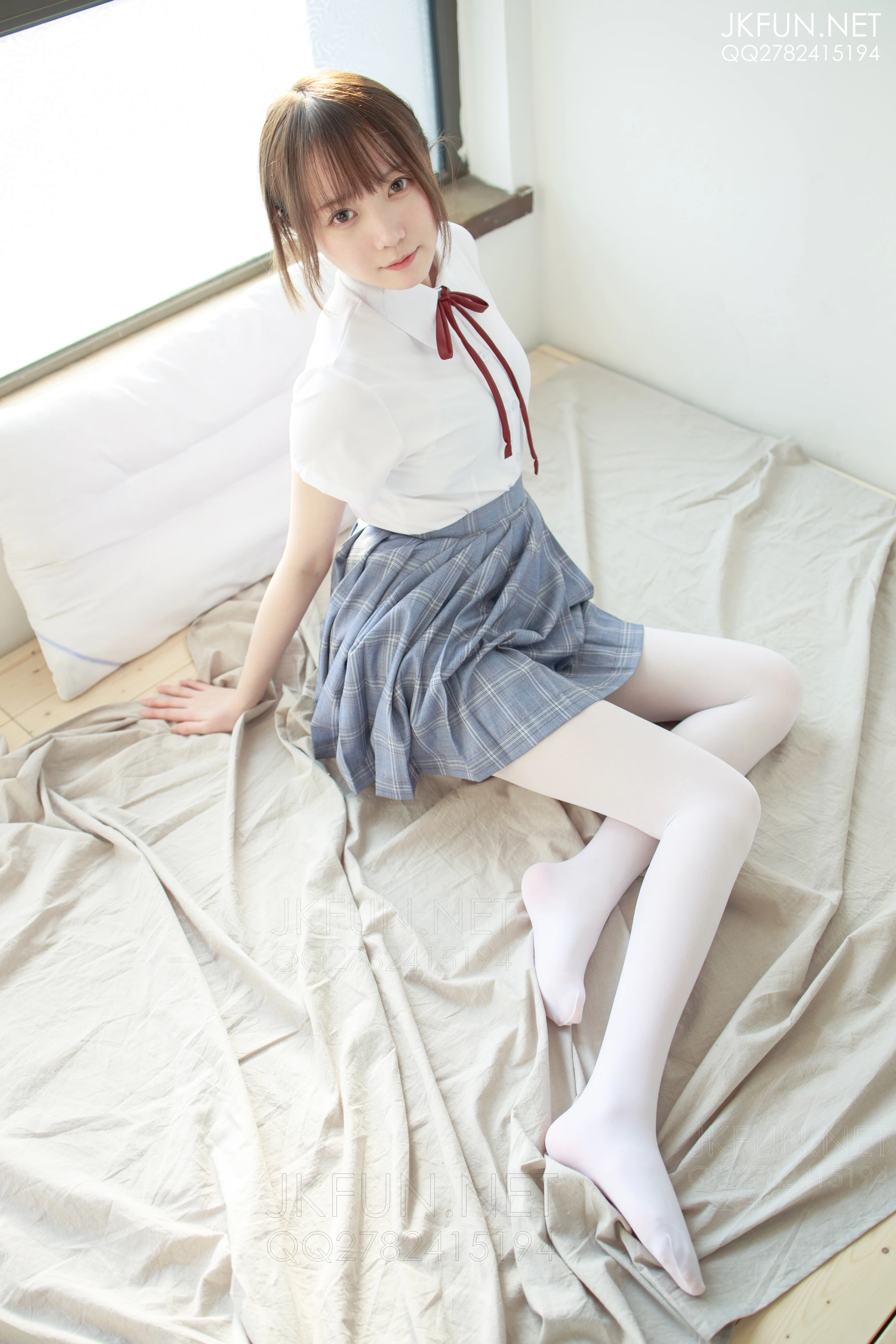 森萝财团 [JKFUN-002] Aika 可爱学妹丝足 [230P 1V]插图1